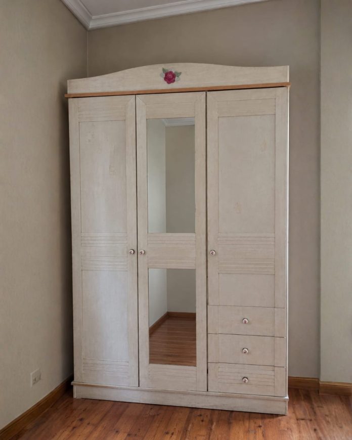 3 Kapılı Aynalı Gardırop